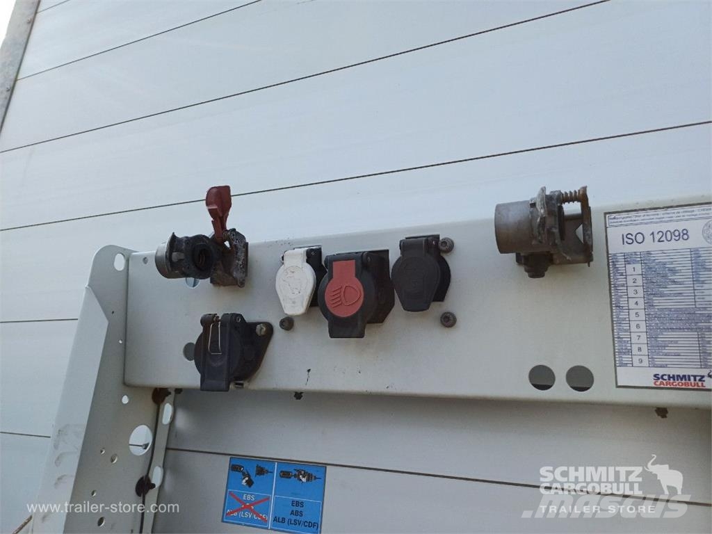 Schmitz Cargobull Curtainsider Standard Staplerhalterung Getränke Gardintrailer