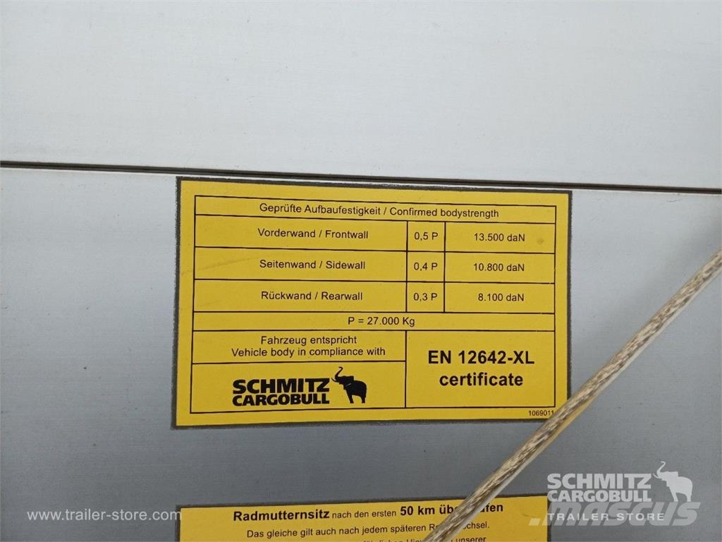 Schmitz Cargobull Curtainsider Standard Staplerhalterung Getränke Gardintrailer