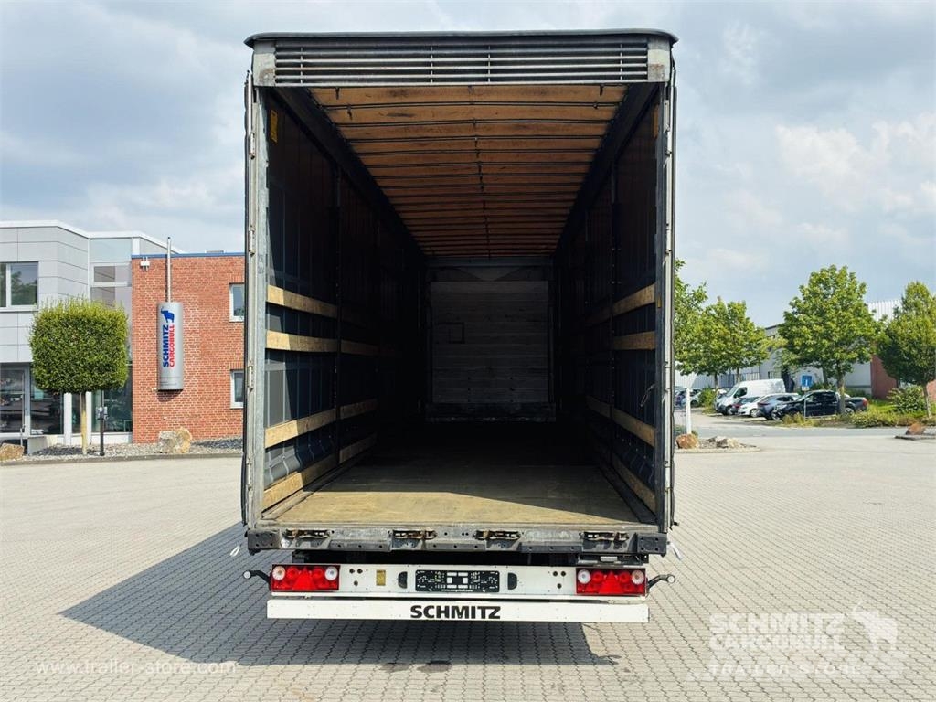 Schmitz Cargobull Curtainsider Mega Getränke Брезентови полуремаркета