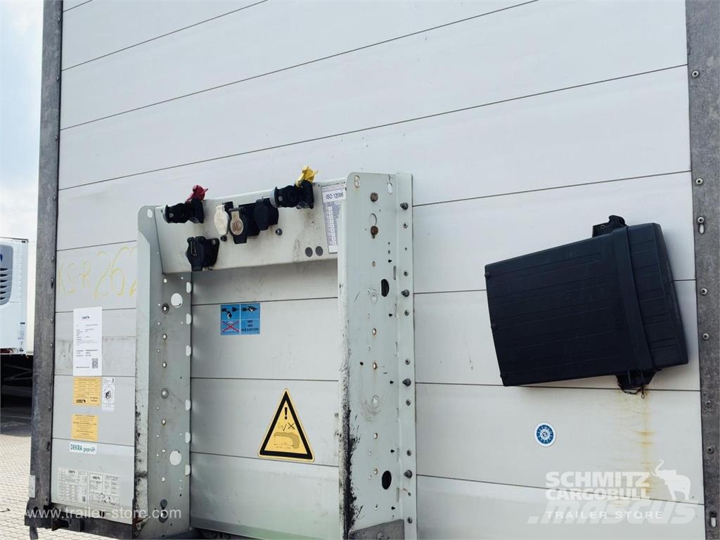 Schmitz Cargobull Curtainsider Mega Getränke Брезентови полуремаркета