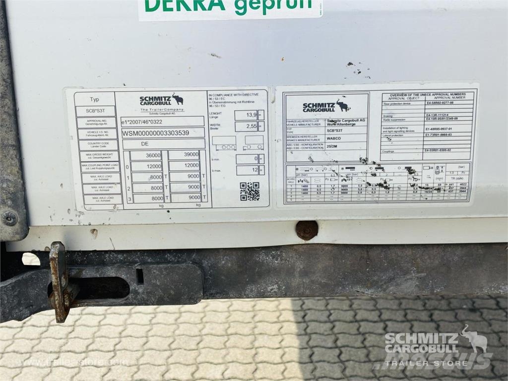Schmitz Cargobull Curtainsider Mega Getränke Брезентови полуремаркета