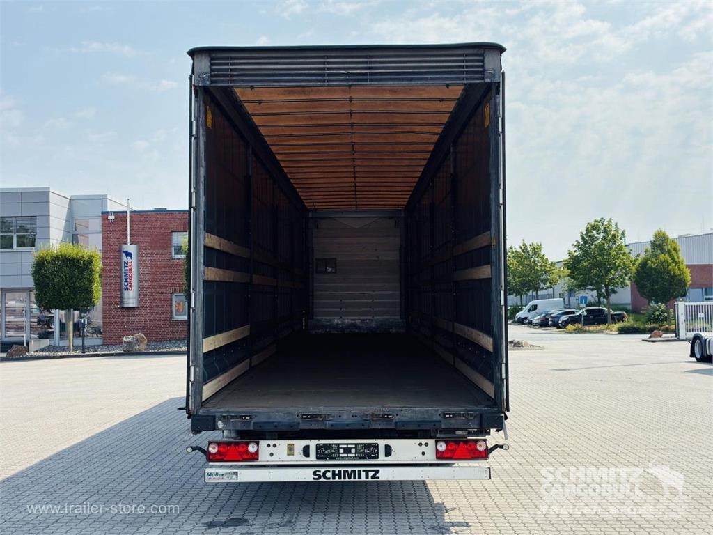 Schmitz Cargobull Curtainsider Mega Getränke Gardintrailer