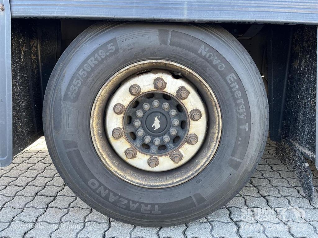 Schmitz Cargobull Curtainsider Mega GetrÃ¤nke Curtainsiderauflieger