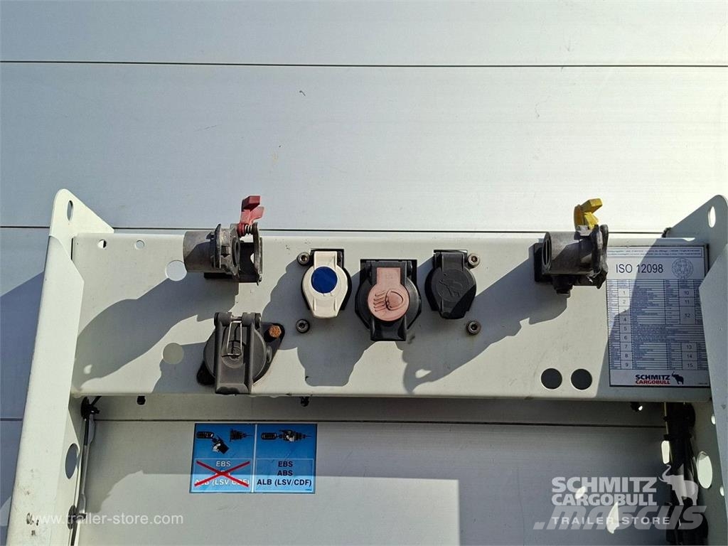 Schmitz Cargobull Curtainsider Mega GetrÃ¤nke نصف مقطورات بباب جانبي