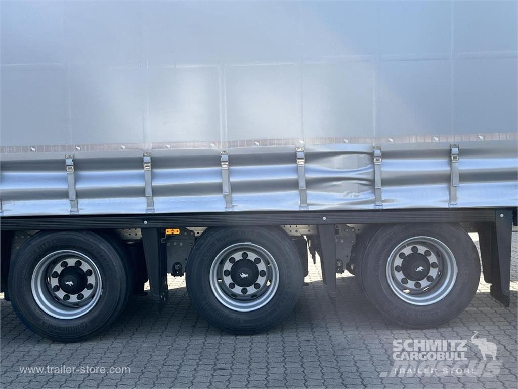 Schmitz Cargobull Curtainsider Mega GetrÃ¤nke نصف مقطورات بباب جانبي