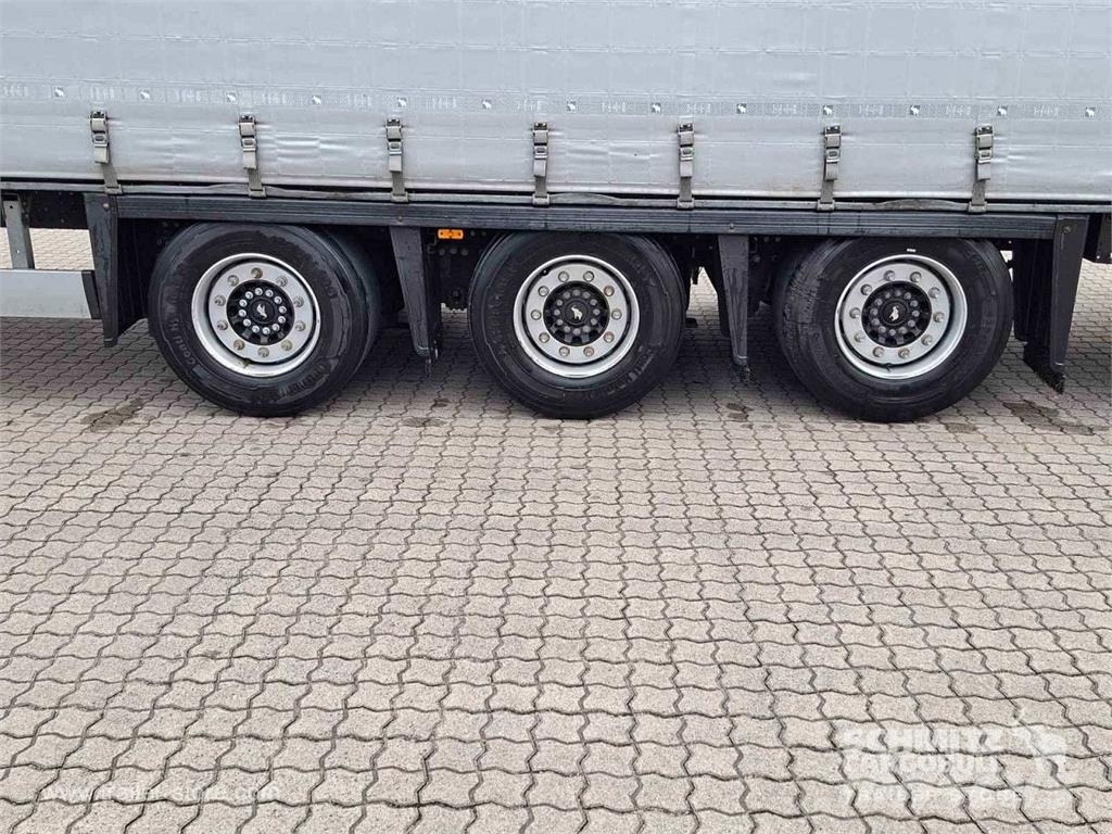 Schmitz Cargobull Curtainsider Mega Getränke Curtainsiderauflieger