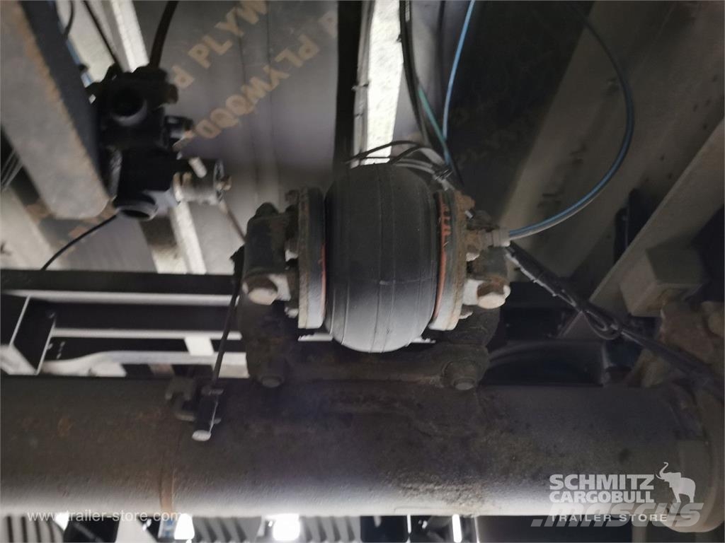 Schmitz Cargobull Curtainsider Standard Staplerhalterung Getränke Gardintrailer