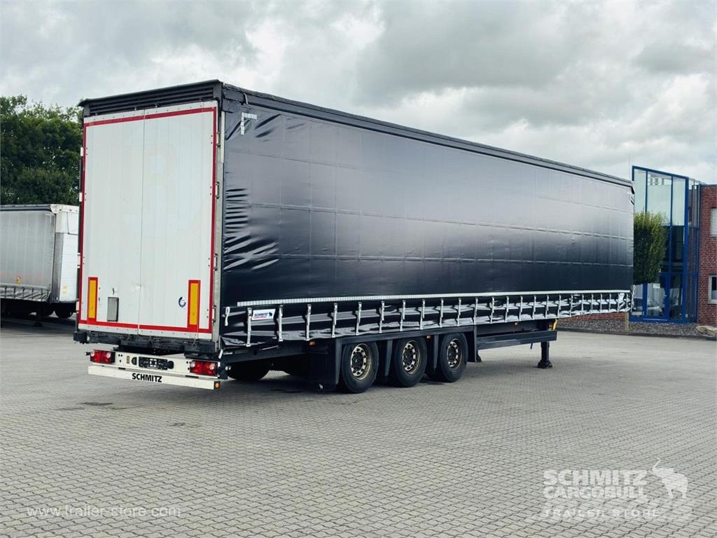 Schmitz Cargobull Curtainsider Mega Getränke 侧帘半挂车
