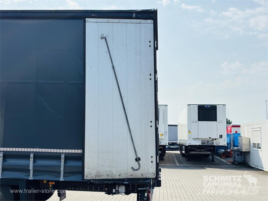 Schmitz Cargobull Curtainsider Mega Getränke Gardintrailer