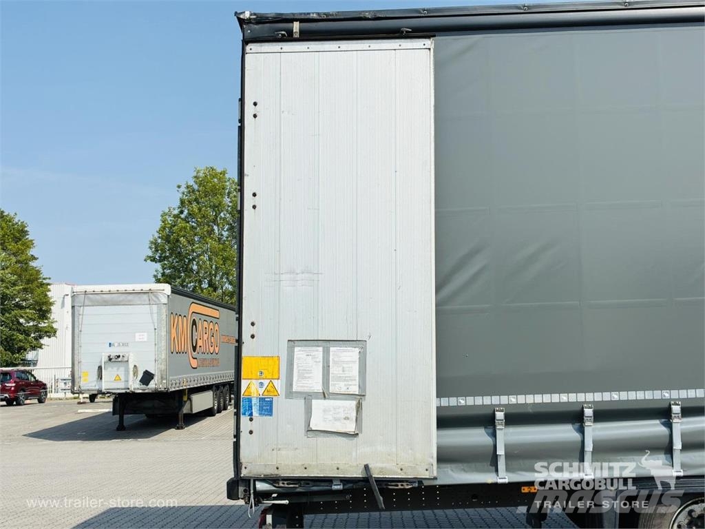 Schmitz Cargobull Curtainsider Mega Getränke Gardintrailer