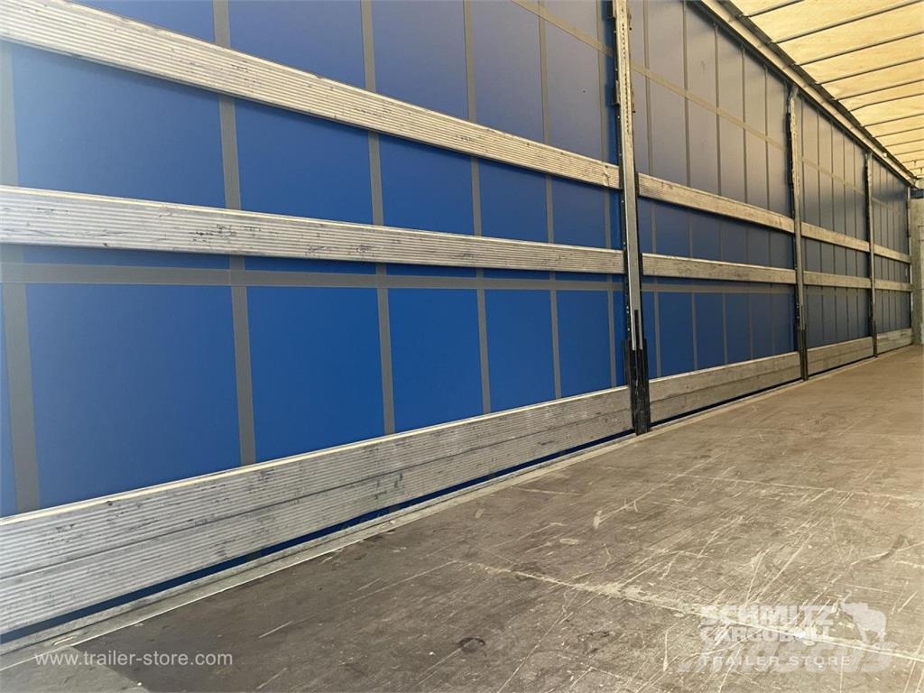 Schmitz Cargobull Curtainsider Standard GetrÃ¤nke نصف مقطورات بباب جانبي