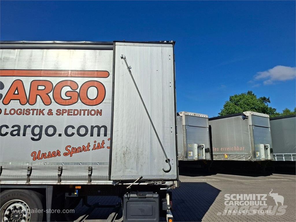 Schmitz Cargobull Curtainsider Standard Getränke Pressukapellipuoliperävaunut
