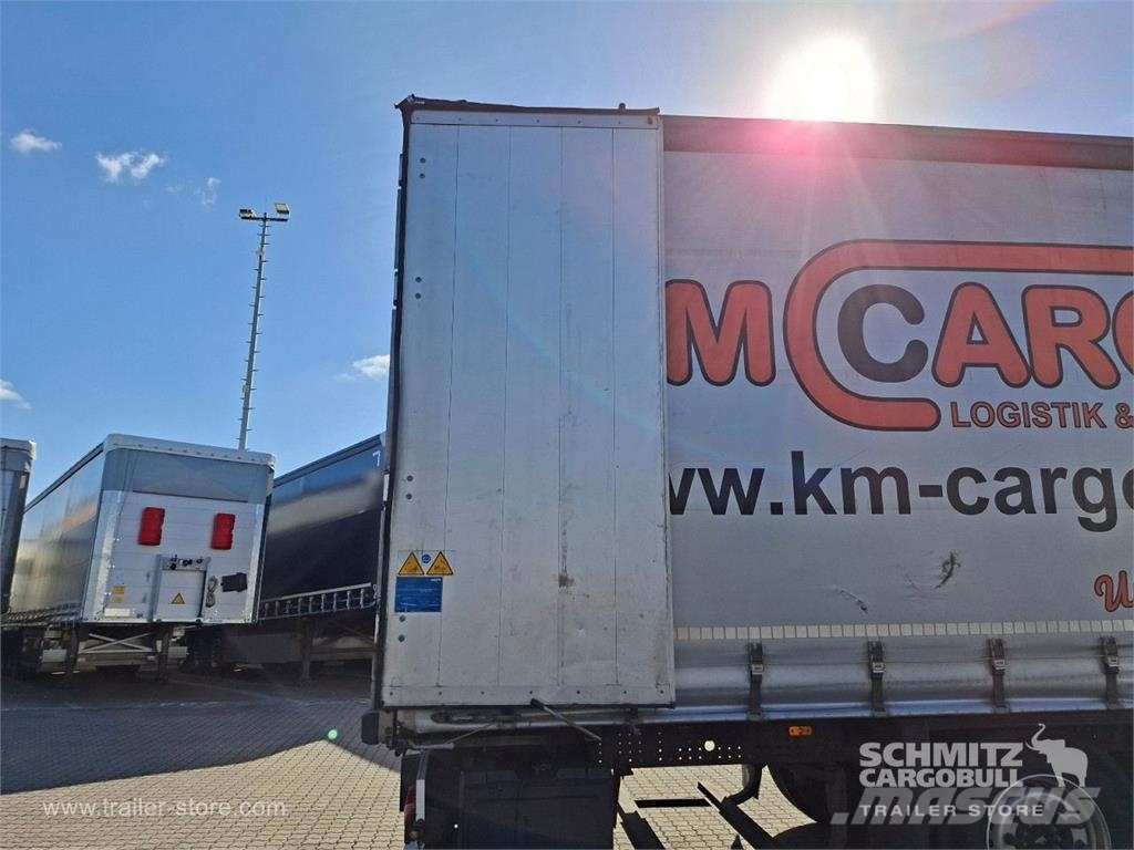 Schmitz Cargobull Curtainsider Standard Getränke Pressukapellipuoliperävaunut