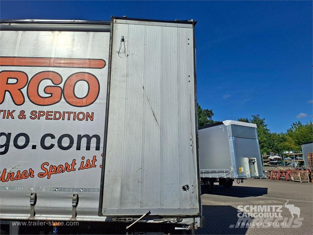 Schmitz Cargobull Curtainsider Standard Getränke Poluprikolice sa ciradom