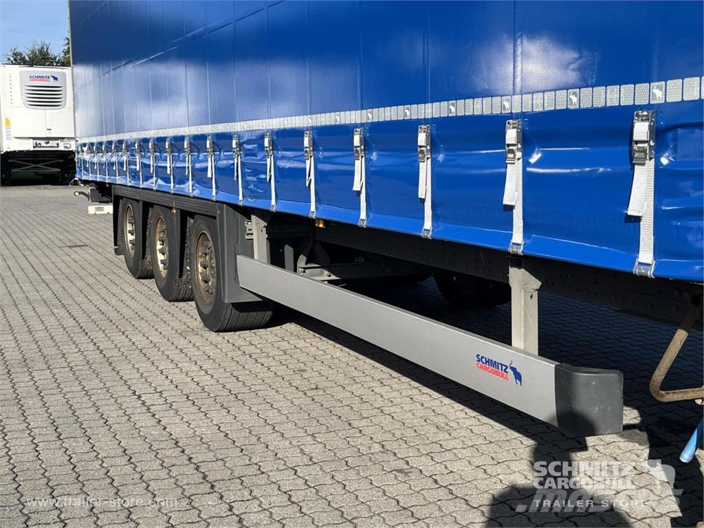 Schmitz Cargobull Curtainsider Mega GetrÃ¤nke Curtainsiderauflieger