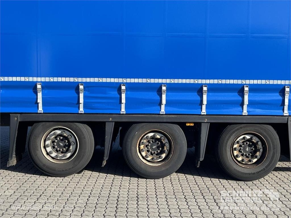 Schmitz Cargobull Curtainsider Mega GetrÃ¤nke Curtainsiderauflieger