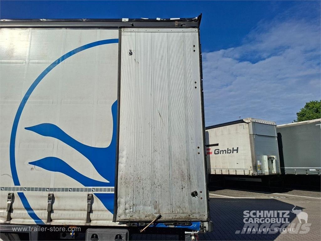 Schmitz Cargobull Curtainsider Mega GetrÃ¤nke نصف مقطورات بباب جانبي