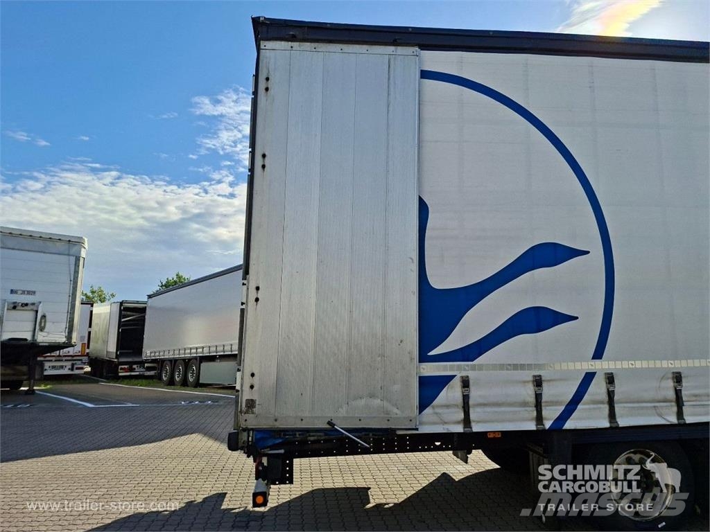 Schmitz Cargobull Curtainsider Mega GetrÃ¤nke نصف مقطورات بباب جانبي