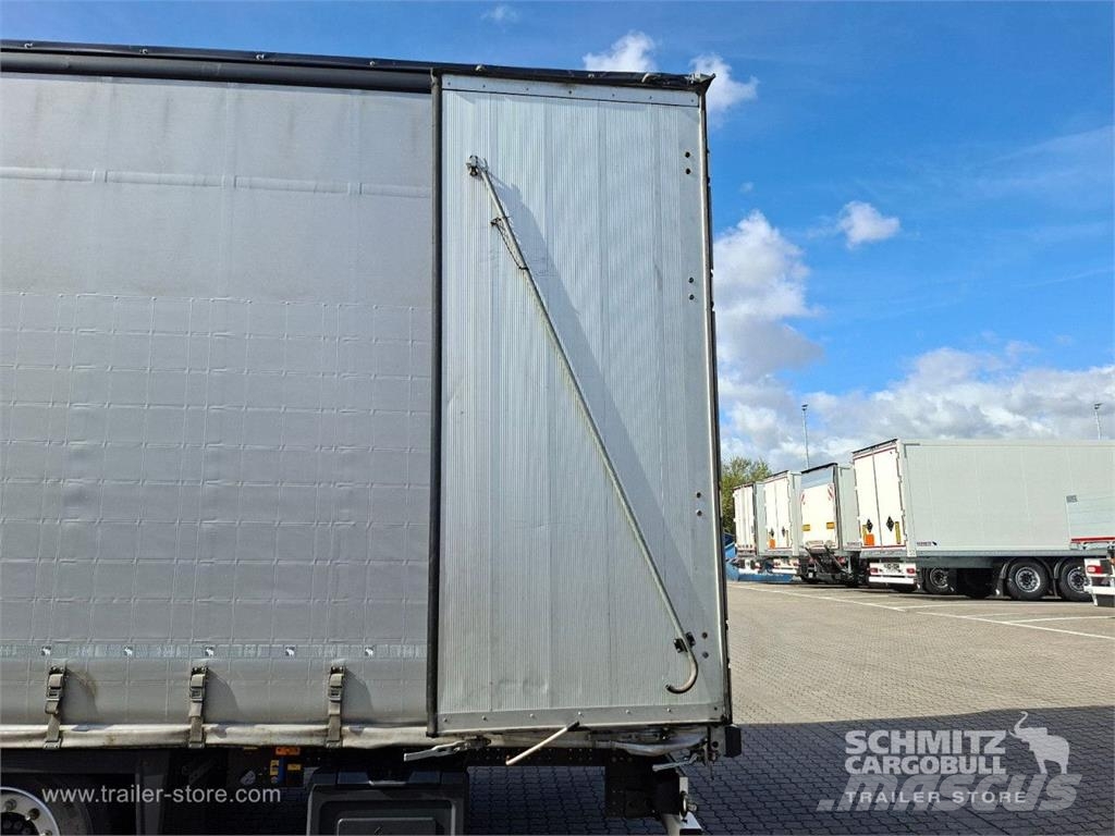 Schmitz Cargobull Curtainsider Mega GetrÃ¤nke Curtainsider semi-trailers