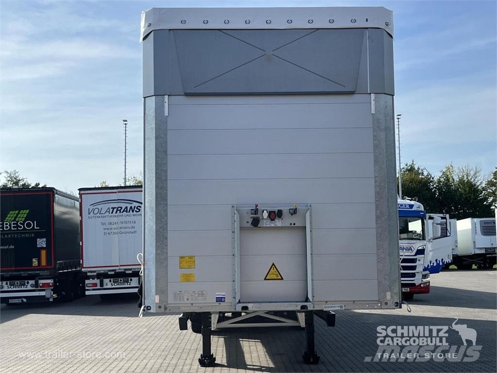 Schmitz Cargobull Curtainsider Mega GetrÃ¤nke نصف مقطورات بباب جانبي