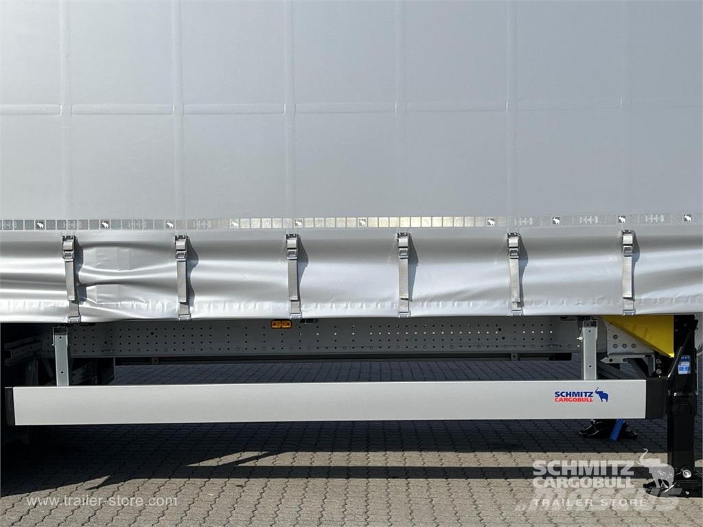 Schmitz Cargobull Curtainsider Mega GetrÃ¤nke نصف مقطورات بباب جانبي