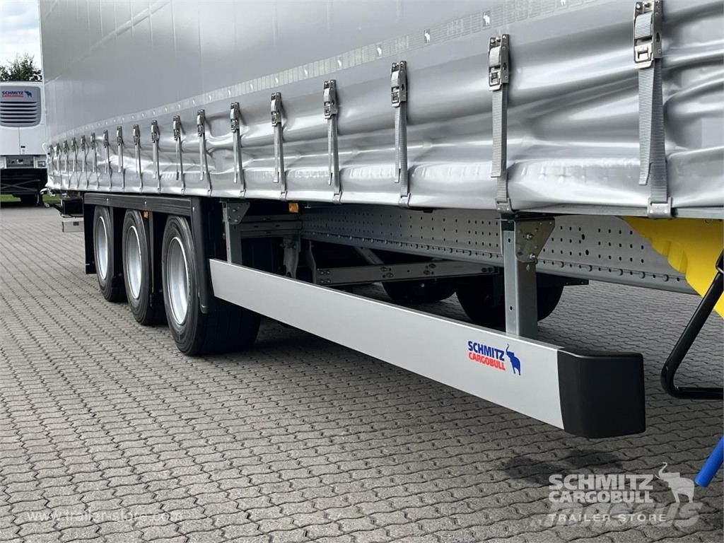 Schmitz Cargobull Curtainsider Mega GetrÃ¤nke نصف مقطورات بباب جانبي
