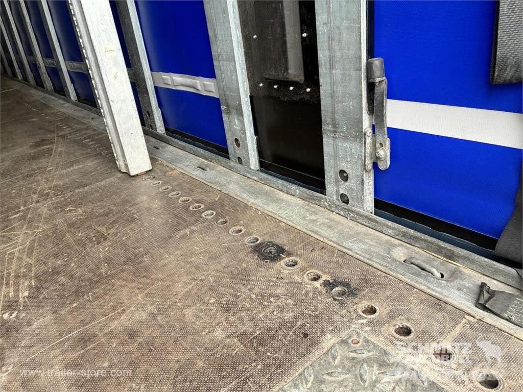 Schmitz Cargobull Curtainsider Mega Getränke Pressukapellipuoliperävaunut