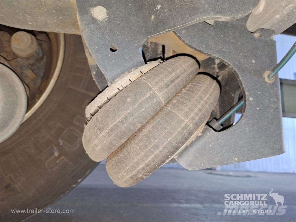 Schmitz Cargobull Curtainsider Mega GetrÃ¤nke نصف مقطورات بباب جانبي
