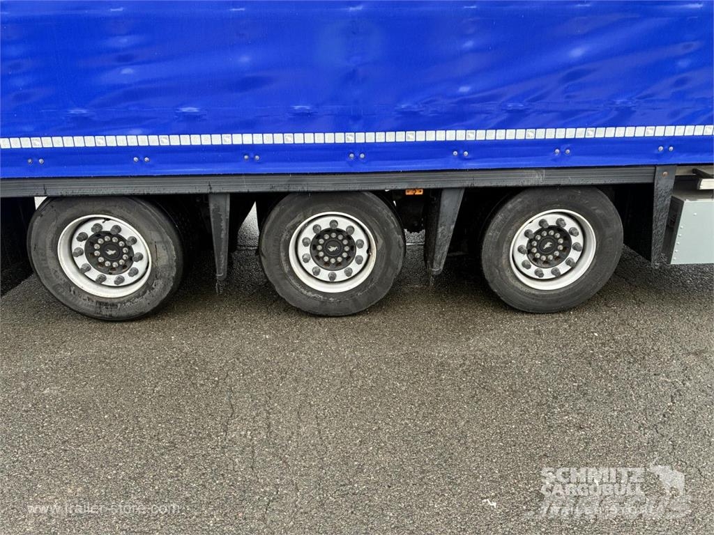 Schmitz Cargobull Curtainsider Mega Getränke Pressukapellipuoliperävaunut