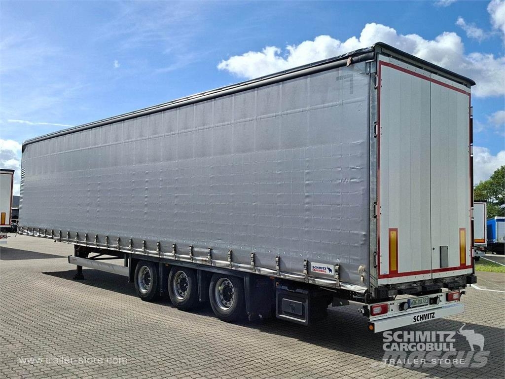 Schmitz Cargobull Curtainsider Mega GetrÃ¤nke نصف مقطورات بباب جانبي