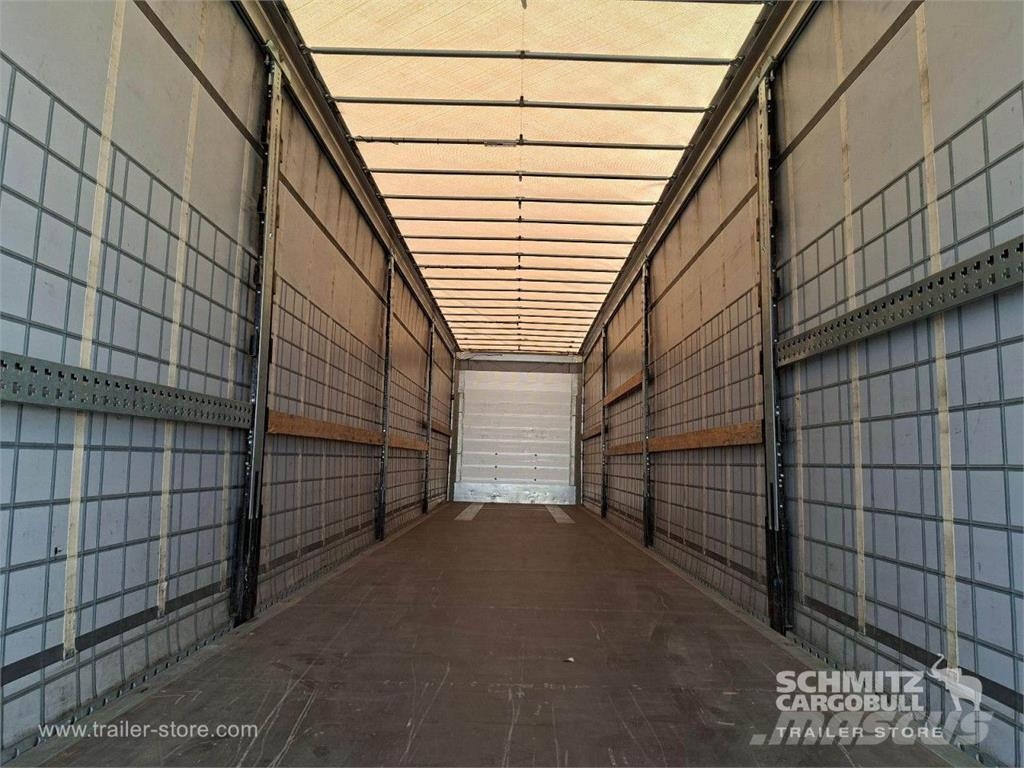 Schmitz Cargobull Curtainsider Mega GetrÃ¤nke نصف مقطورات بباب جانبي