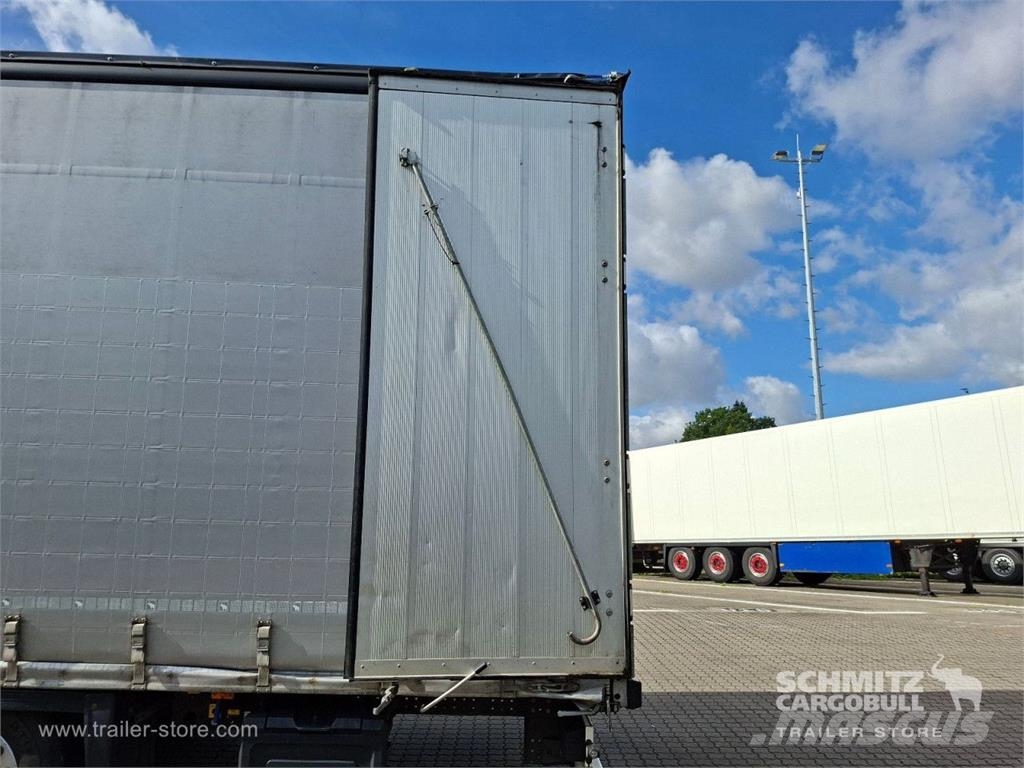 Schmitz Cargobull Curtainsider Mega GetrÃ¤nke نصف مقطورات بباب جانبي