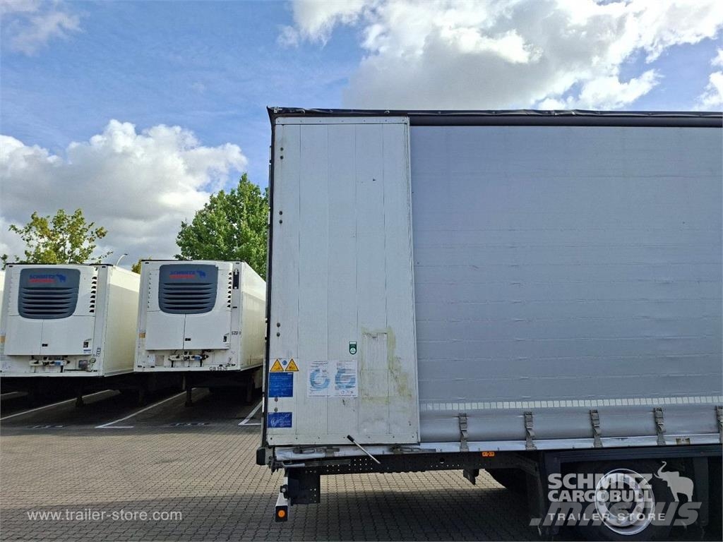 Schmitz Cargobull Curtainsider Mega GetrÃ¤nke نصف مقطورات بباب جانبي