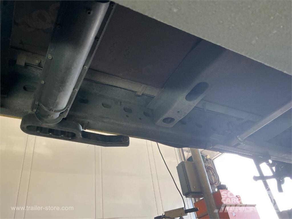 Schmitz Cargobull Curtainsider Mega نصف مقطورات بباب جانبي