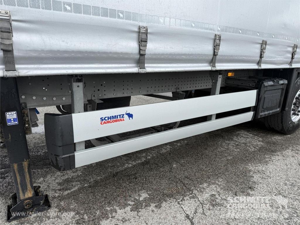Schmitz Cargobull Curtainsider Standard Plachtové návesy