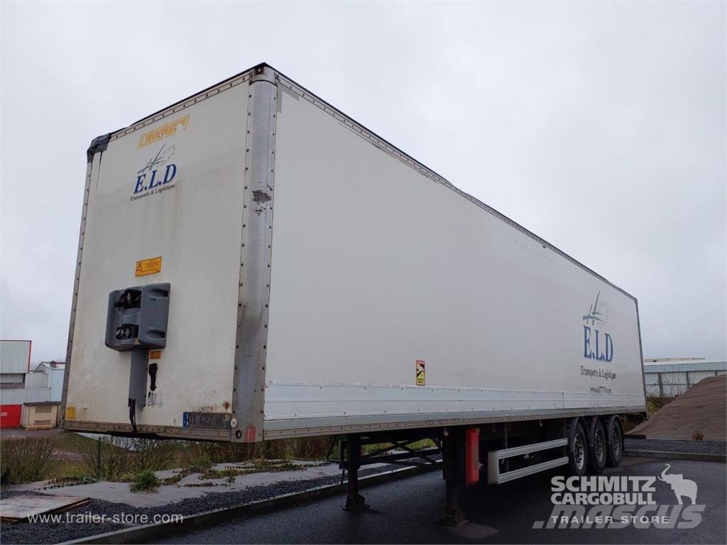 Fruehauf Semitrailer Dryfreight Standard Porte relevante Noslēgtās piekabes