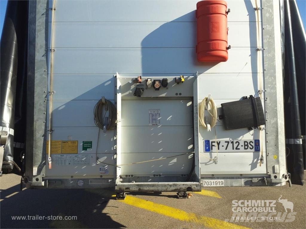 Schmitz Cargobull Semitrailer Curtainsider Standard نصف مقطورات بباب جانبي