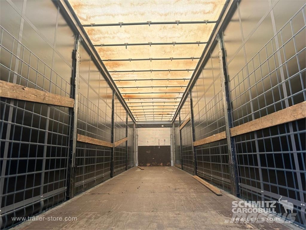 Schmitz Cargobull Semitrailer Curtainsider Standard Тентовані напівпричепи