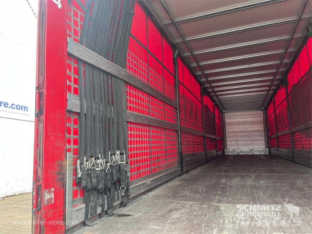 Schmitz Cargobull Curtainsider Standard Curtainsider semi-trailers