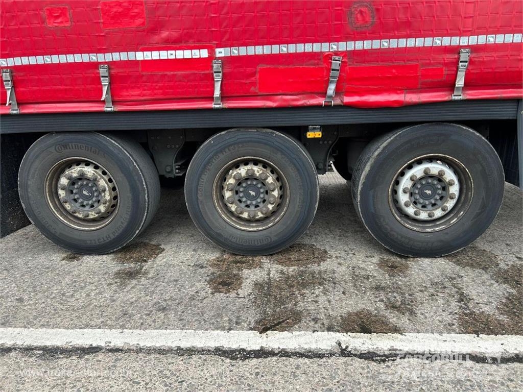 Schmitz Cargobull Curtainsider Standard Curtainsider semi-trailers