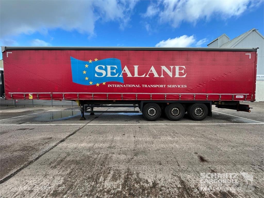 Schmitz Cargobull Curtainsider Standard نصف مقطورات بباب جانبي