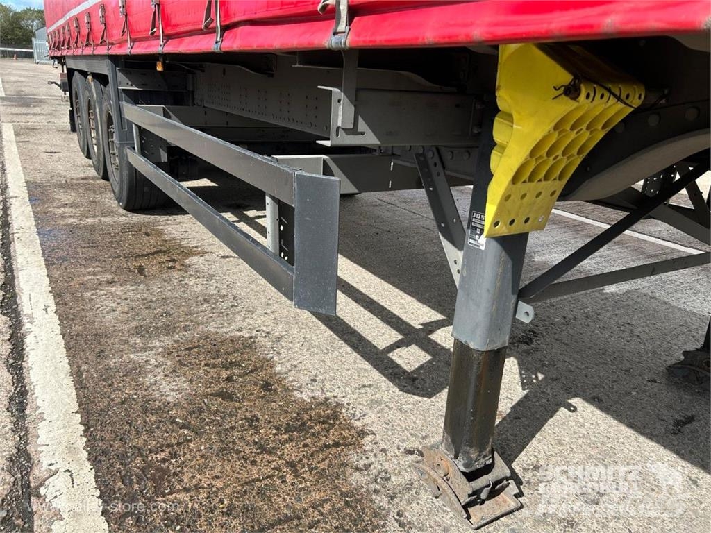 Schmitz Cargobull Curtainsider Standard Curtainsider semi-trailers