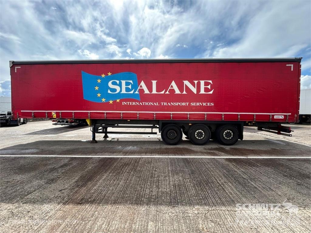 Schmitz Cargobull Curtainsider Standard Curtainsider semi-trailers
