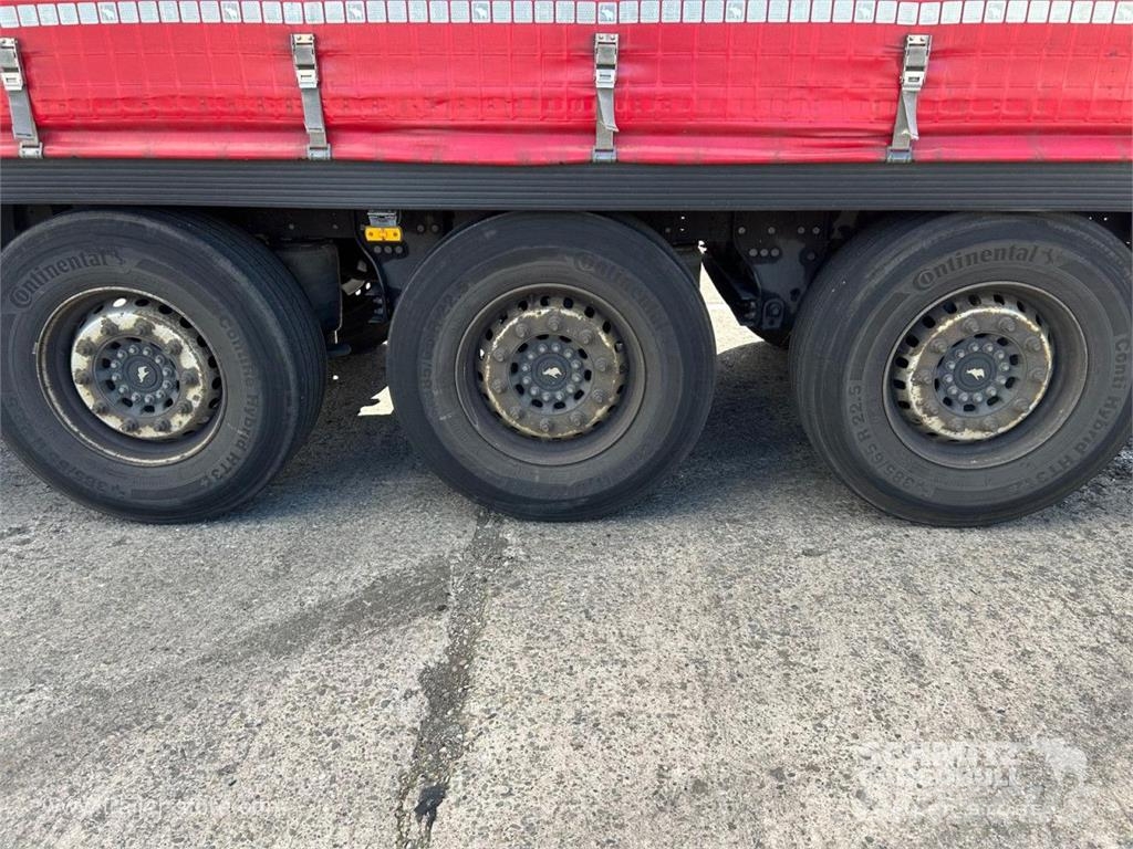 Schmitz Cargobull Curtainsider Standard Curtainsider semi-trailers