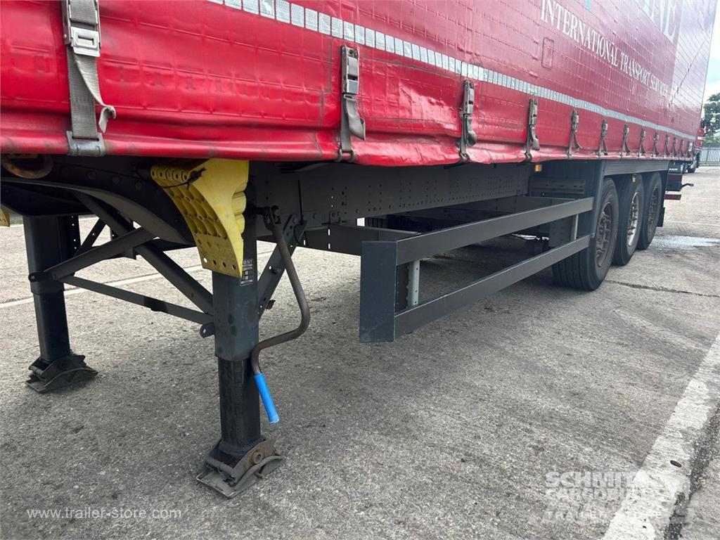 Schmitz Cargobull Curtainsider Standard Curtainsider semi-trailers