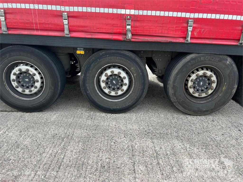 Schmitz Cargobull Curtainsider Standard Curtainsider semi-trailers