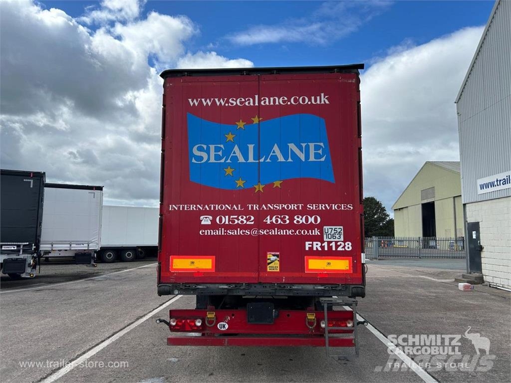Schmitz Cargobull Curtainsider Standard Curtainsider semi-trailers