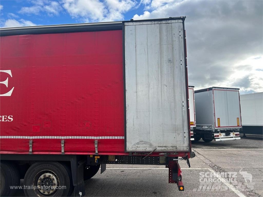 Schmitz Cargobull Curtainsider Standard Curtainsider semi-trailers
