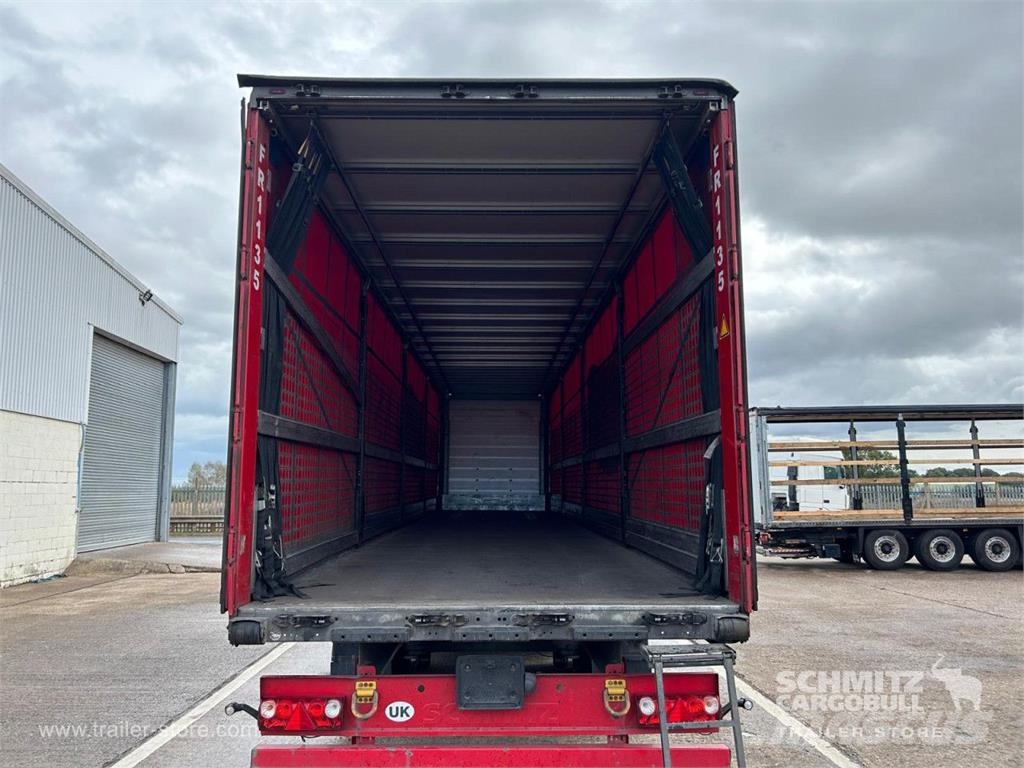 Schmitz Cargobull Curtainsider Standard Curtainsider semi-trailers
