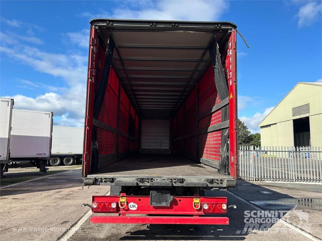 Schmitz Cargobull Curtainsider Standard Curtainsider semi-trailers